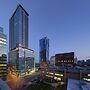 Holiday Inn Hotel & Suites Montreal Centre-ville Ouest, an IHG Hotel