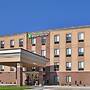 Holiday Inn Express & Suites Airport - Lincoln, an IHG Hotel