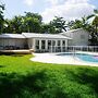 Luxe Miami Shores Home With Pool & BBQ