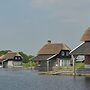 Luxury Wellness Villa With a Jetty, Located in Giethoorn