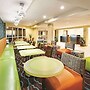 La Quinta Inn & Suites by Wyndham Knoxville Airport