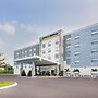 Holiday Inn Express & Suites Tampa Stadium – Airport Area, an IHG Hote