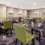 La Quinta Inn & Suites by Wyndham Tacoma - Seattle