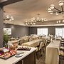 Crowne Plaza Providence-Warwick Airport by IHG