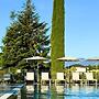 Everness Hotel & Resort