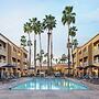 Courtyard By Marriott Palm Springs