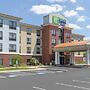 Holiday Inn Express Hotel & Suites New Philadelphia, an IHG Hotel