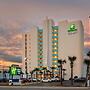 Holiday Inn Express & Suites Oceanfront, an IHG Hotel