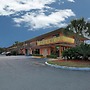 Super 6 Inn & Suites