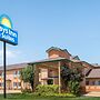 Days Inn & Suites by Wyndham Wichita