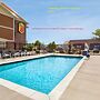 Super 8 by Wyndham Lenexa Overland Park/Mall Area