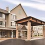 Country Inn & Suites by Radisson, West Bend, WI