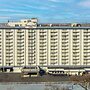 DoubleTree by Hilton New York JFK Airport