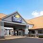 Days Inn & Suites by Wyndham Kokomo