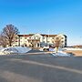 Clarion Pointe Mattoon near University