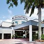 Doubletree by Hilton Fort Myers at Bell Tower Shops