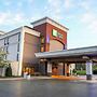 Holiday Inn Express Burlington, an IHG Hotel