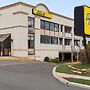 Super 8 by Wyndham Meadowlands