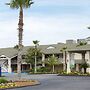 Days Inn & Suites by Wyndham Jekyll Island