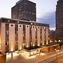 DoubleTree by Hilton Milwaukee Downtown