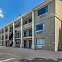 Econo Lodge Inn & Suites