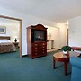 Travelodge by Wyndham Waukegan Gurnee