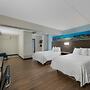 Red Roof PLUS+ & Suites Virginia Beach – Seaside