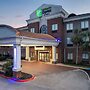 Holiday Inn Express Hotel & Suites Winnie by IHG