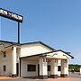 Super 8 by Wyndham Temple S. General Bruce