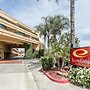 Econo Lodge Inn & Suites Riverside - Corona