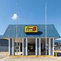 Super 8 by Wyndham Buffalo