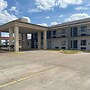 Motel 6 Cleveland, MS - Delta State University