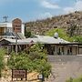 Landmark Lookout Lodge