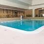 La Quinta Inn & Suites by Wyndham Stamford / New York City