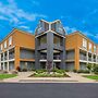 Clarion Pointe Indianapolis Northeast