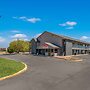 Econo Lodge Inn & Suites