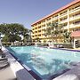 La Quinta Inn & Suites by Wyndham Coral Springs Univ Dr