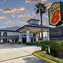 Super 8 by Wyndham Sealy