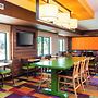 Fairfield Inn & Suites Victoria