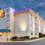 Super 8 by Wyndham Frederick