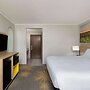 Days Inn & Suites by Wyndham Kansas City South