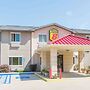 Super 8 by Wyndham Bloomington University Area