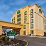 La Quinta Inn & Suites by Wyndham Garden City