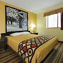 Super 8 by Wyndham Latham/Albany Airport