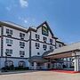 Quality Inn & Suites I-35 E / Walnut Hill