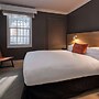 Harbour Rocks Hotel