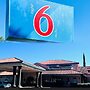 Motel 6 Savannah, GA- Gateway & I-95