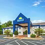 Days Inn & Suites by Wyndham Siler City