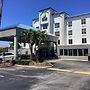 Holiday Inn Express Hotels & Suites Cocoa Beach, an IHG Hotel