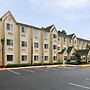 Hometown Inn & Suites Jacksonville - Butler Blvd./Southpoint